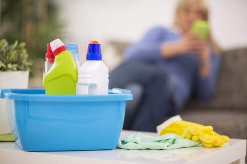 Final room-by-room cleaning for a vacant Earlscourt property